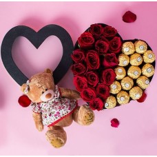 Mi Amore Belle 15 Red Rose Flower Arrangement With Chocolates